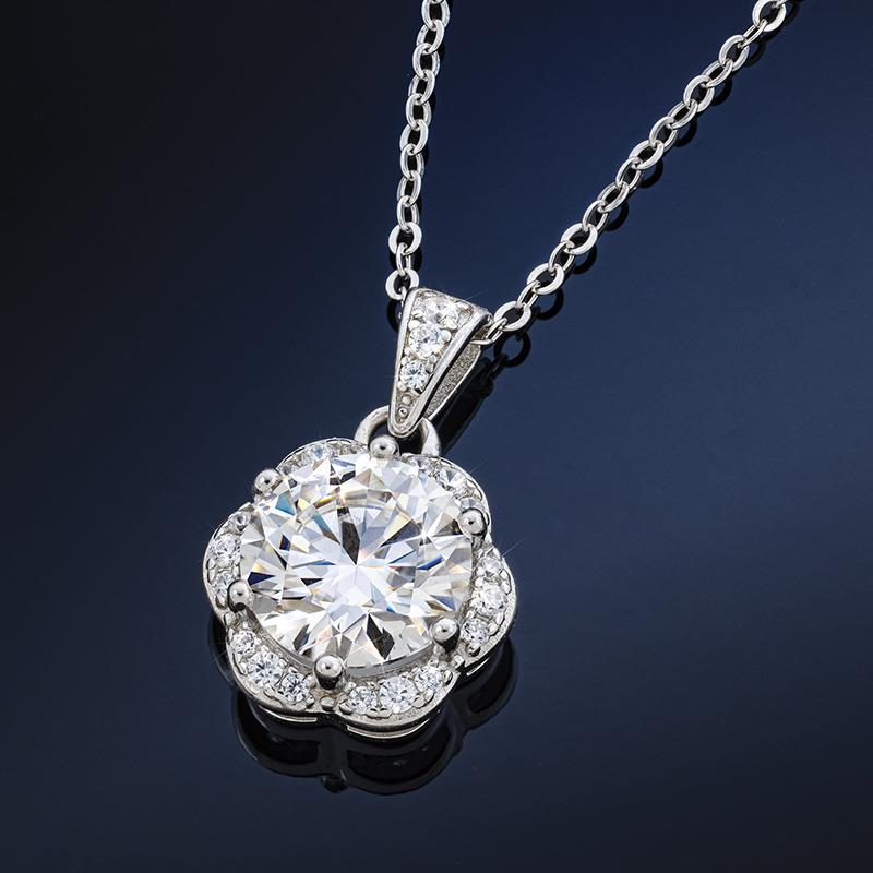 Sparkling Star Moissanite Necklace